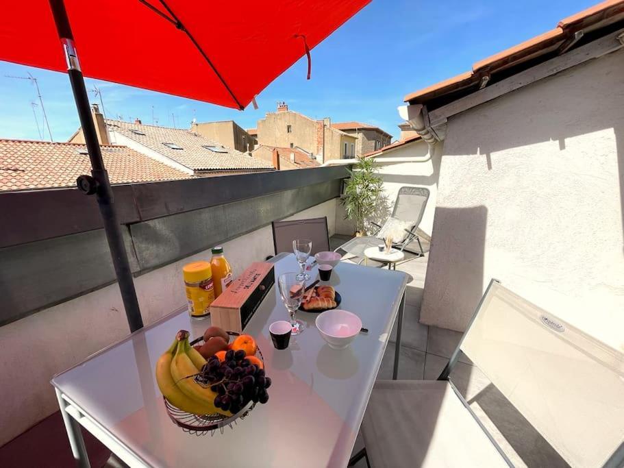 Charme Urbain Sous Les Toits-Terrasse/Clim/Parking Apartment Beziers Exterior photo